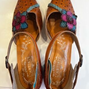 L’artiste Floral Brown Mules